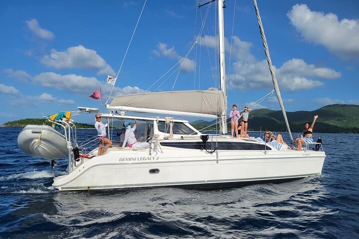Privado dia inteiro, dia divertido SY Mazu - Luxury Gemini Legacy Catamaran