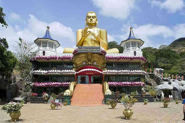 Tour privado de 2 días por Kandy, Sigiriya y Dambulla - Todo incluido