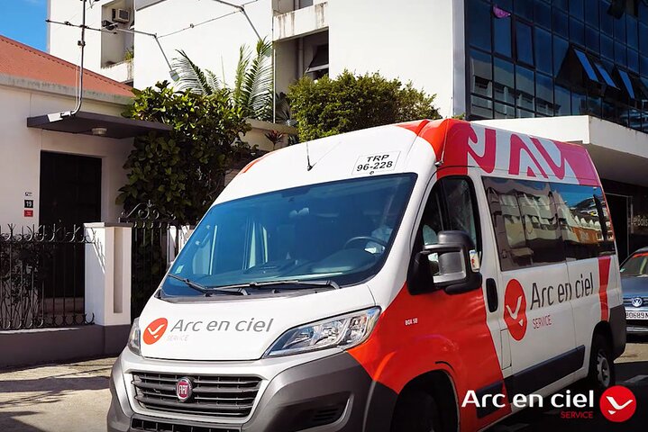 Flughafentransfer: Nouméa nach La Tontouta International Airport