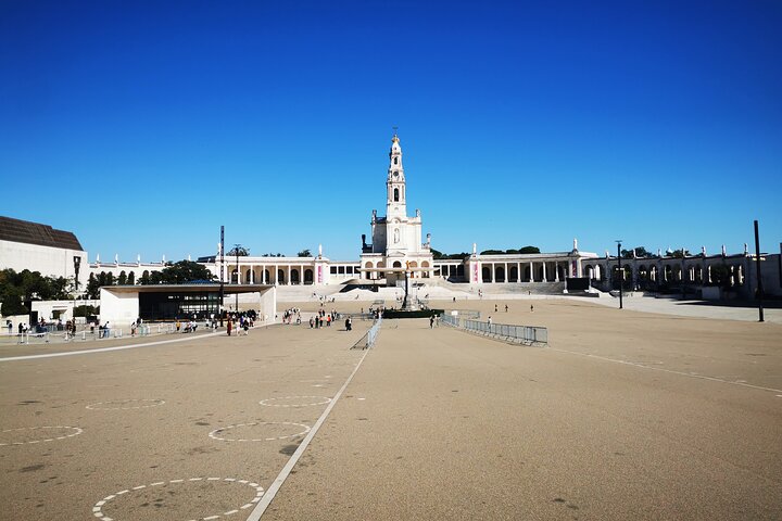Tomar Fatima Batalha Alcobaca og Obidos fra Nazare Private Tour