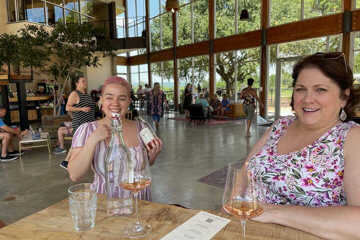Catas de vinos en el área de Fredericksburg Texas: 3 bodegas y almuerzo