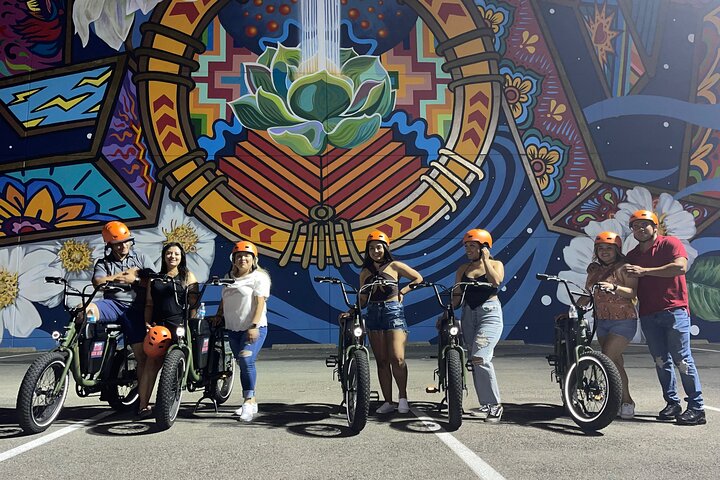 Downtown Dallas : Excursion de 2 heures à vélo électrique au coucher du soleil – Lumières de la ville et Skyline