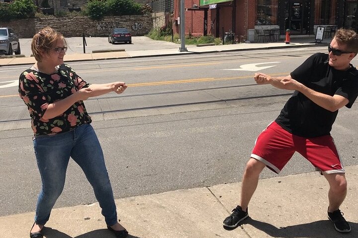 Partecipa a una divertente caccia al tesoro a Tulsa di Wacky Walks