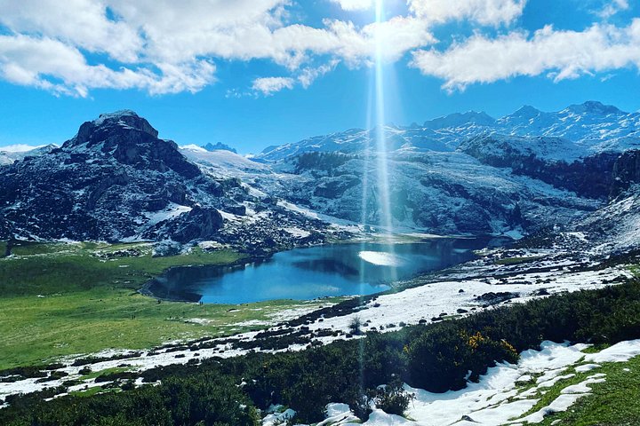 Privat tur fra Oviedo til Covadonga, søer og sømandslandsbyer