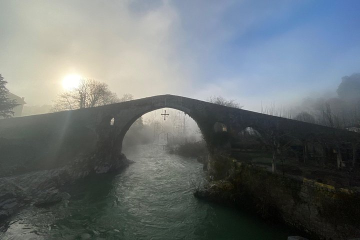 Privat tur fra Oviedo til Covadonga, søer og sømandslandsbyer