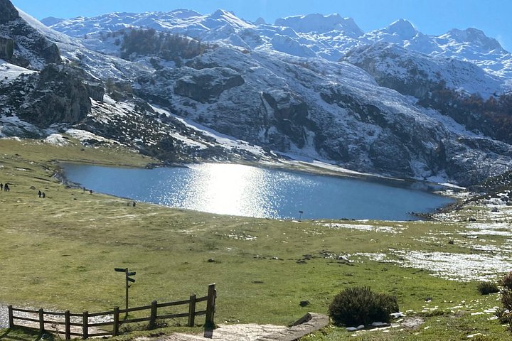 Privat tur fra Oviedo til Covadonga, søer og sømandslandsbyer