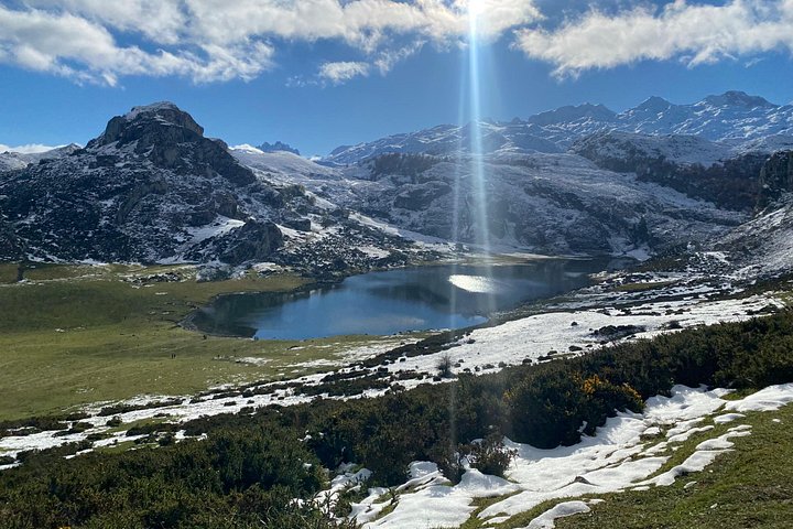 Privat tur fra Oviedo til Covadonga, søer og sømandslandsbyer