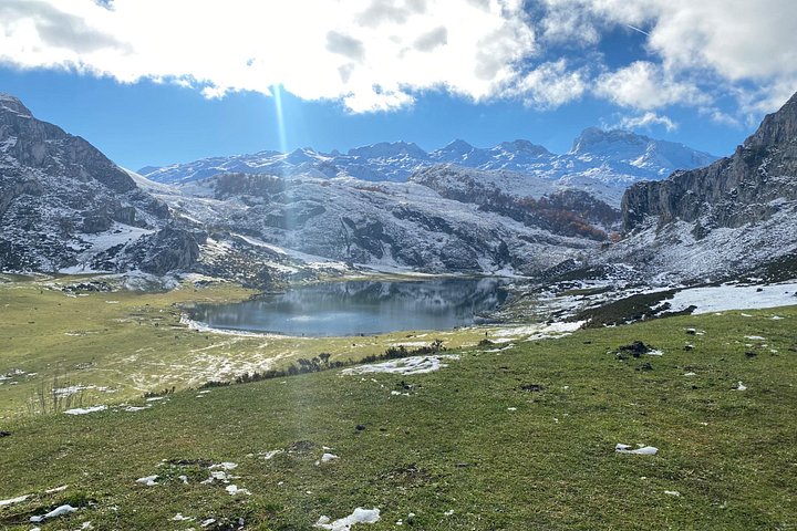 Privat tur fra Oviedo til Covadonga, søer og sømandslandsbyer