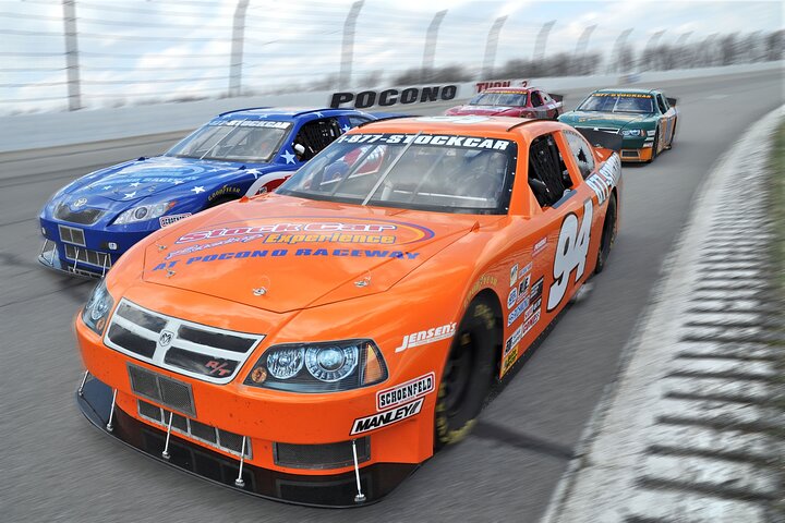 6 tour de voiture de stock de tour le long du circuit de Pocono