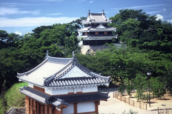 小京都西尾:抹茶と日本初の古典籍博物館を楽しむ
