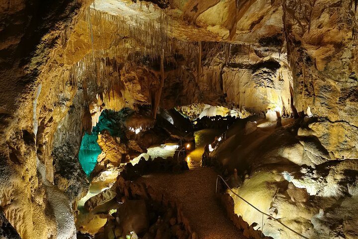 Patrimoine naturel, grottes, sources d'eau et marais salants de Nazaré