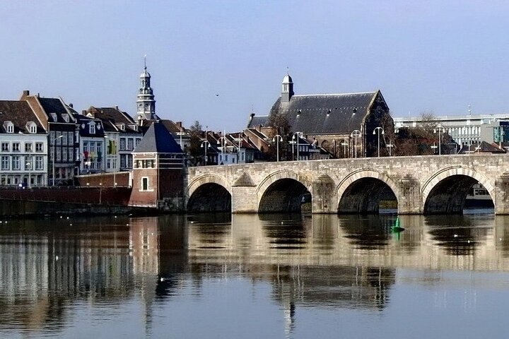Scopri Maastricht con un gioco di fuga dalla città autoguidato Outside Escape