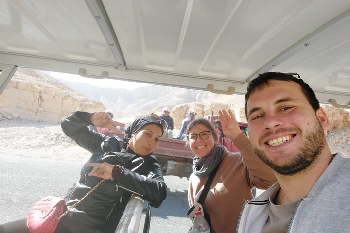 Excursion d'une journée sur les rives ouest et est de la ville de Louxor en Égypte