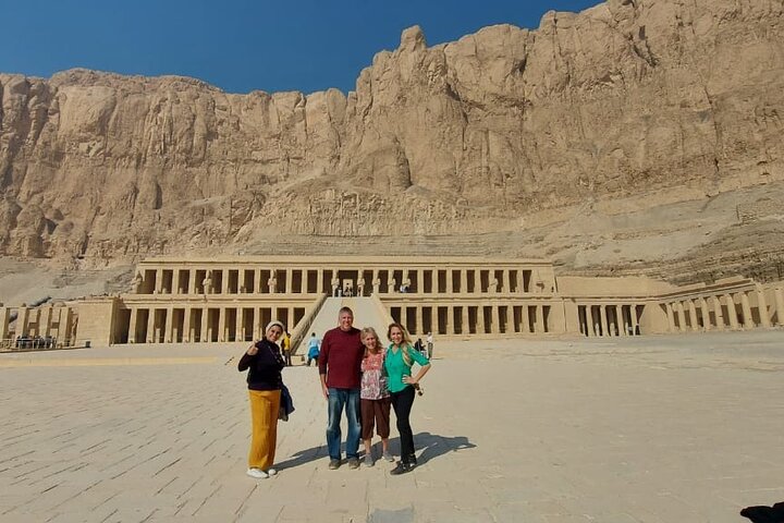 Excursion d'une journée sur les rives ouest et est de la ville de Louxor en Égypte