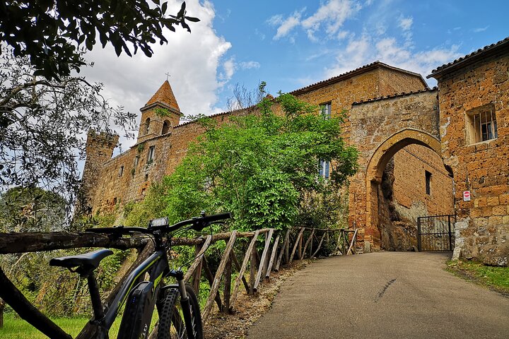 Expérience en vélo électrique en petit groupe d'Orvieto à Civita avec déjeuner