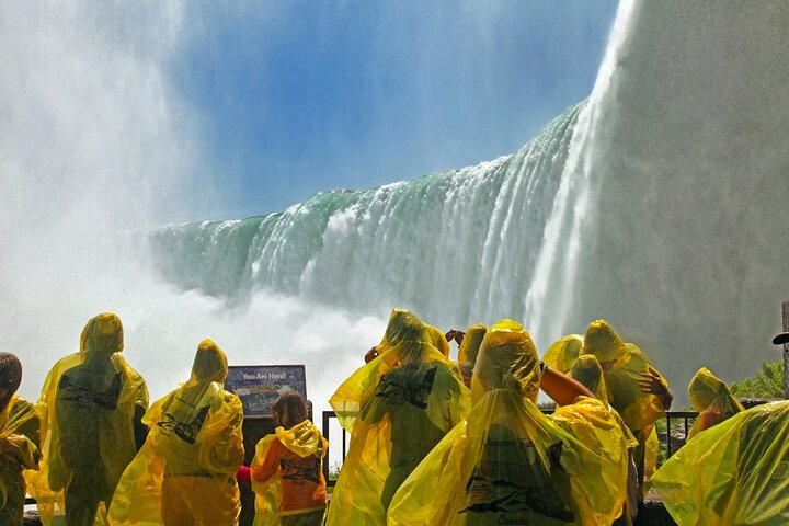 Cataratas del Niágara USA : Paseo en barco, cueva, espectáculo de luces y fuegos artificiales