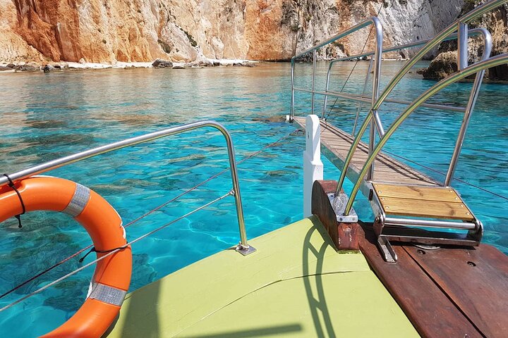 "Crociera da sogno" Crociera giornaliera dal porto di Argostoli con una tradizionale barca greca