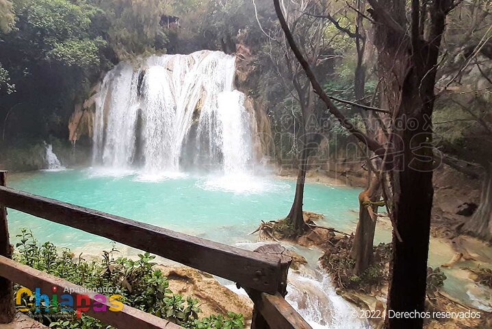 Cascadas el Chiflon (Bridal Veil) och Montebello Lakes från Tuxtla Gutierrez