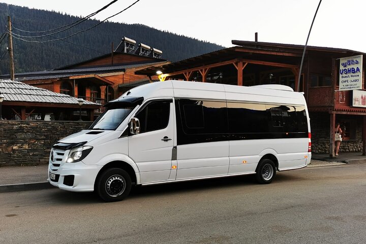Transferência privada do Winter Resort Gudauri para o aeroporto e hotéis de Tbilisi