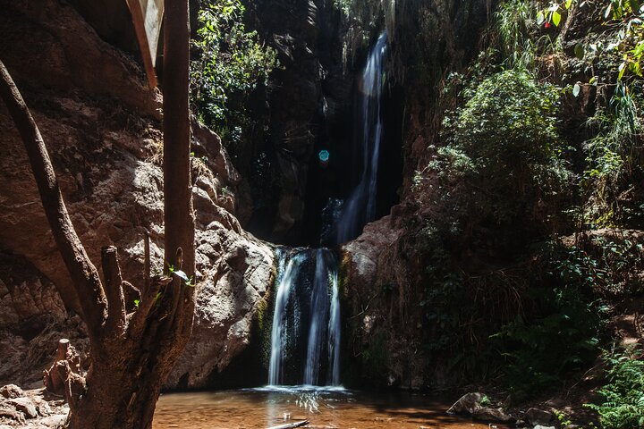 Promenez-vous dans la communauté de Chuquibamba et les cascades de Sirenachayoc (départ de groupe)