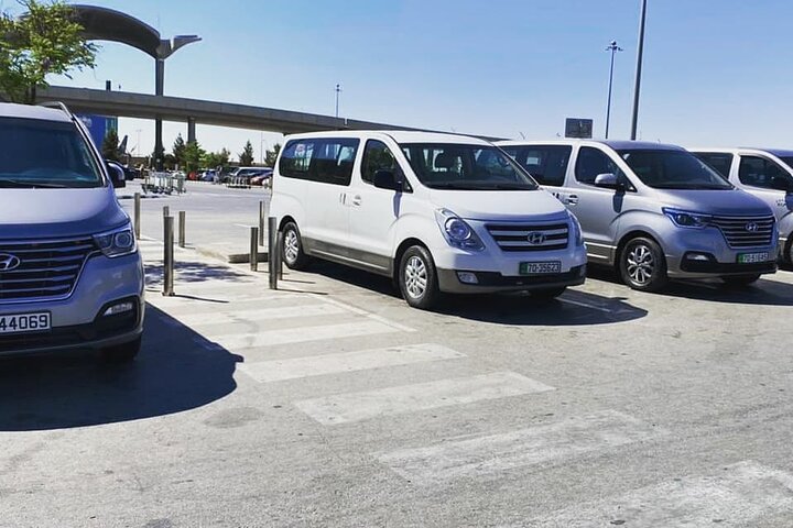 Transfer privado do aeroporto de / para o Aeroporto Queen Alia e Mar Morto
