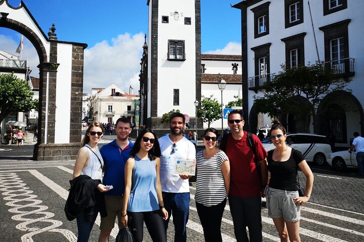Tour gastronómico para grupos pequeños en Ponta Delgada en Azores