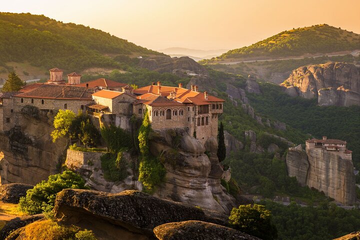 Meteora : Recorrido por monasterios con almuerzo y opción de traslado a Atenas