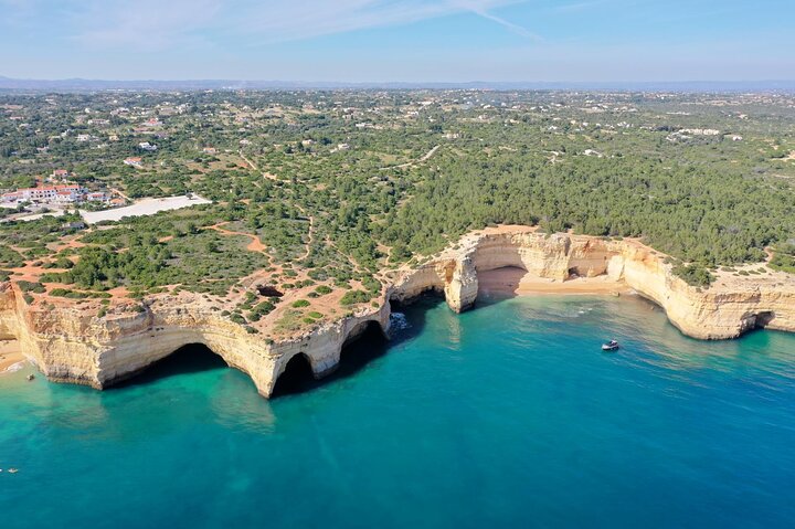 Benagil : grotte, spiagge e luoghi segreti Tour guidato in kayak