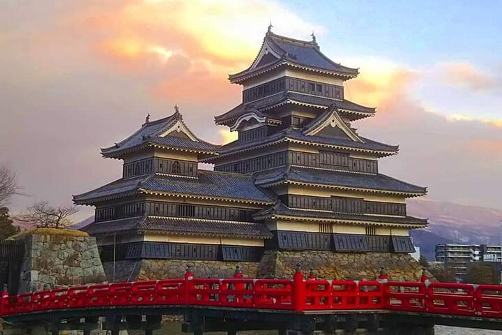 Visite du château de Matsumoto et expérience des nouilles soba
