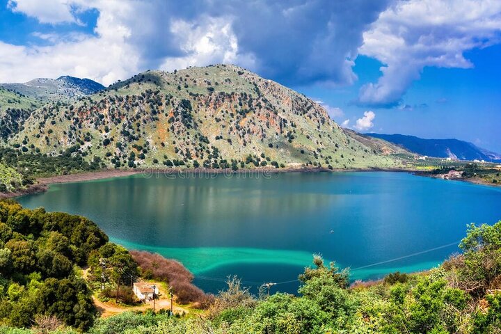 Kournas Lake Argiroupolis en olijfoliefabriek uit Rethymno