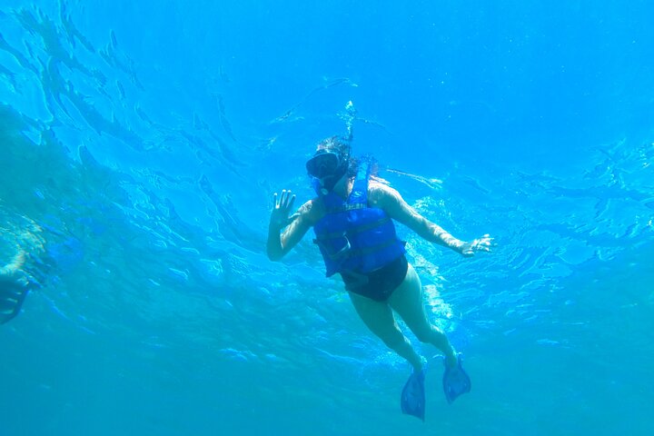 Aventura de mergulho com snorkel em recifes de coral com fotos e vídeos