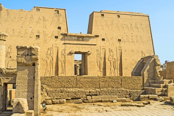 Crociera sul Nilo di 4 giorni da Assuan a Luxor, tra cui Abu Simbel e Mongolfiera