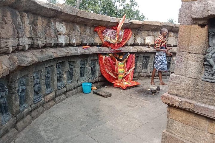 Bhubaneshwar city tour in a private car with professional guide