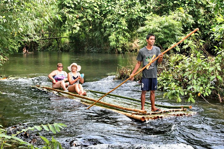 Bambus-Rafting und Sea Turtle Conservation Center Halbtagestour ab Khao Lak
