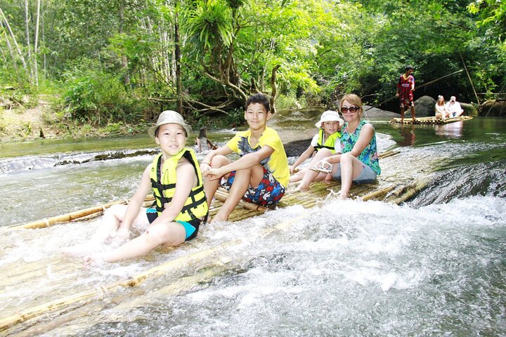 Bambus-Rafting und Sea Turtle Conservation Center Halbtagestour ab Khao Lak