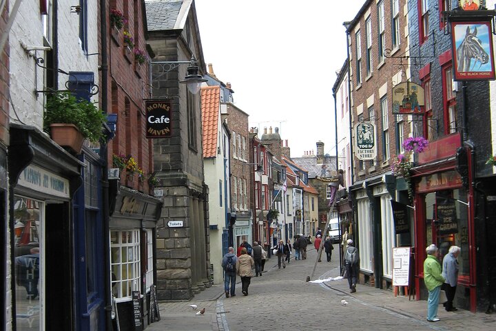 Essential Whitby: ontdek de legendes van de stad tijdens een zelfgeleide audiotour