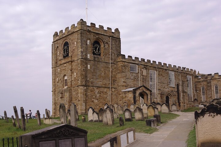 Essential Whitby: ontdek de legendes van de stad tijdens een zelfgeleide audiotour