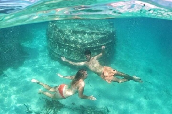 Boat trip visit Mangroves, islets and lagoon