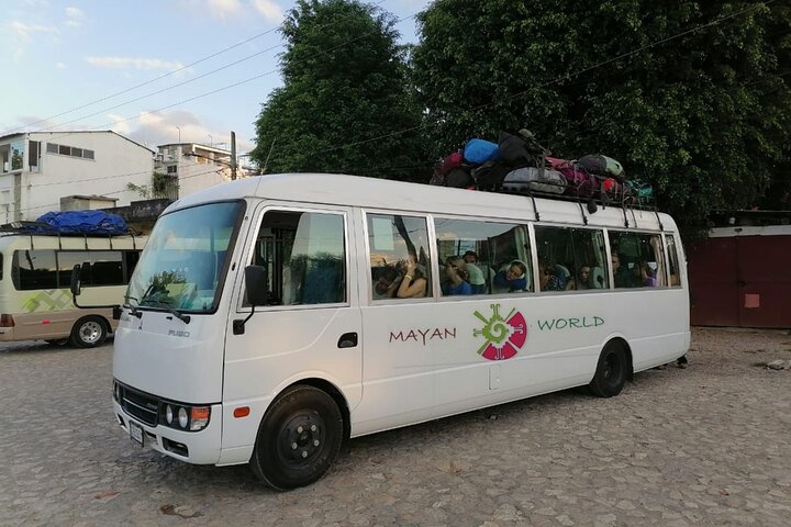 Bussöverföring från Flores, Guatemala till Belize City