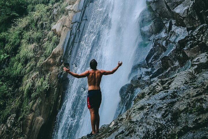 Tour ecologico delle cascate nascoste nel Parco Nazionale El Imposible