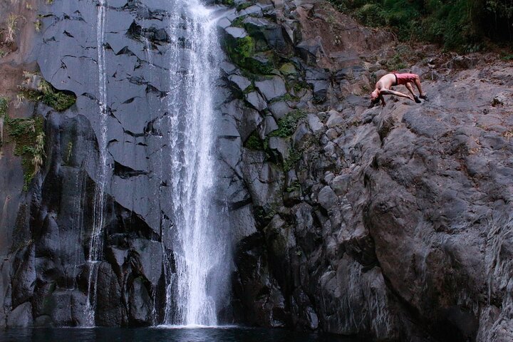 Tour ecologico delle cascate nascoste nel Parco Nazionale El Imposible