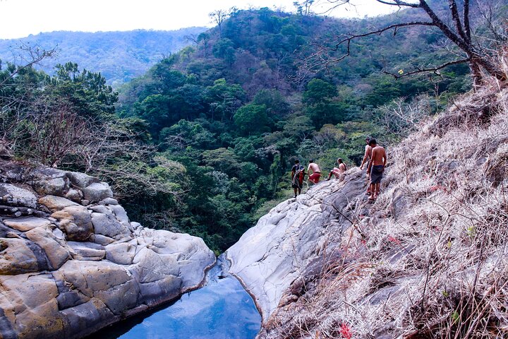Tour ecologico delle cascate nascoste nel Parco Nazionale El Imposible