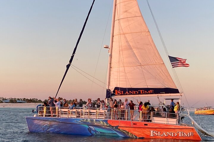 Croisière au coucher du soleil sur les dauphins à Panama City Beach sur le "temps de l'île"