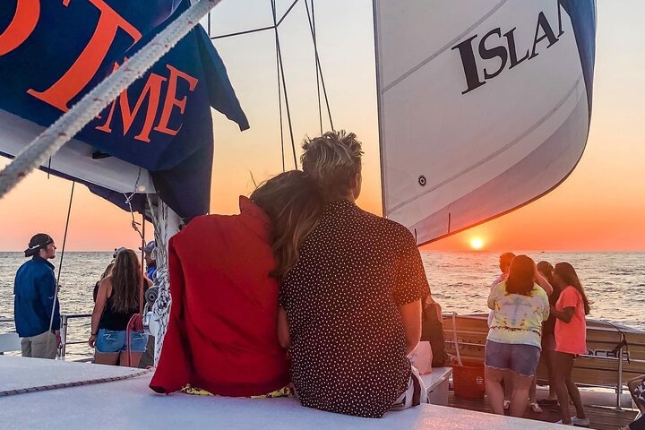 Croisière au coucher du soleil sur les dauphins à Panama City Beach sur le "temps de l'île"