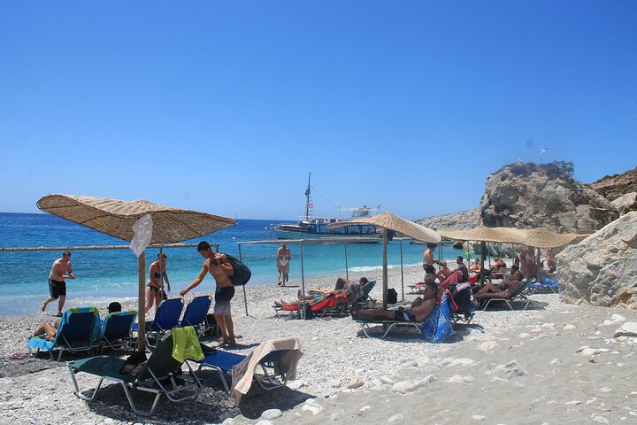 Excursión en barco de día completo a Samiopoula y Kakorema con almuerzo (y traslado)