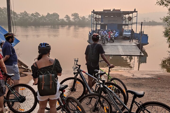 Tour en bicicleta eléctrica por la isla de Chorao ciclismo Zens