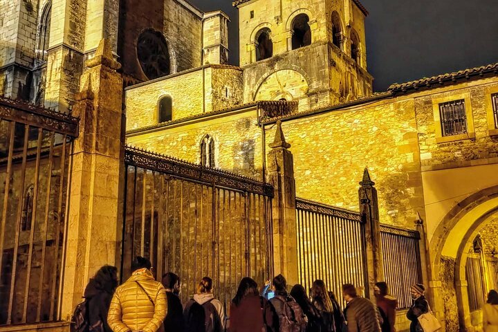 OVIEDO SKÆRLIGT! Legends and Mysteries Tour