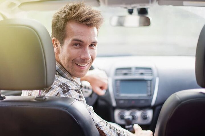Privétransfer van Passau naar Praag met 2 uur sightseeing van lokale chauffeur
