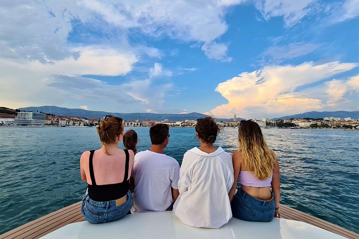 Entdecken Sie die Insel Brac mit dem privaten Boot - Besuchen Sie Bol und versteckte Buchten