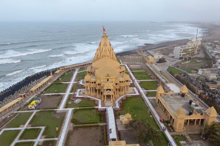 Séjour sacré: visite des temples Junagarh et Somnath au départ de Rajkot